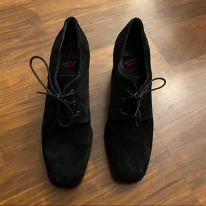 NWOT Aerosoles Black Lace Up Mules